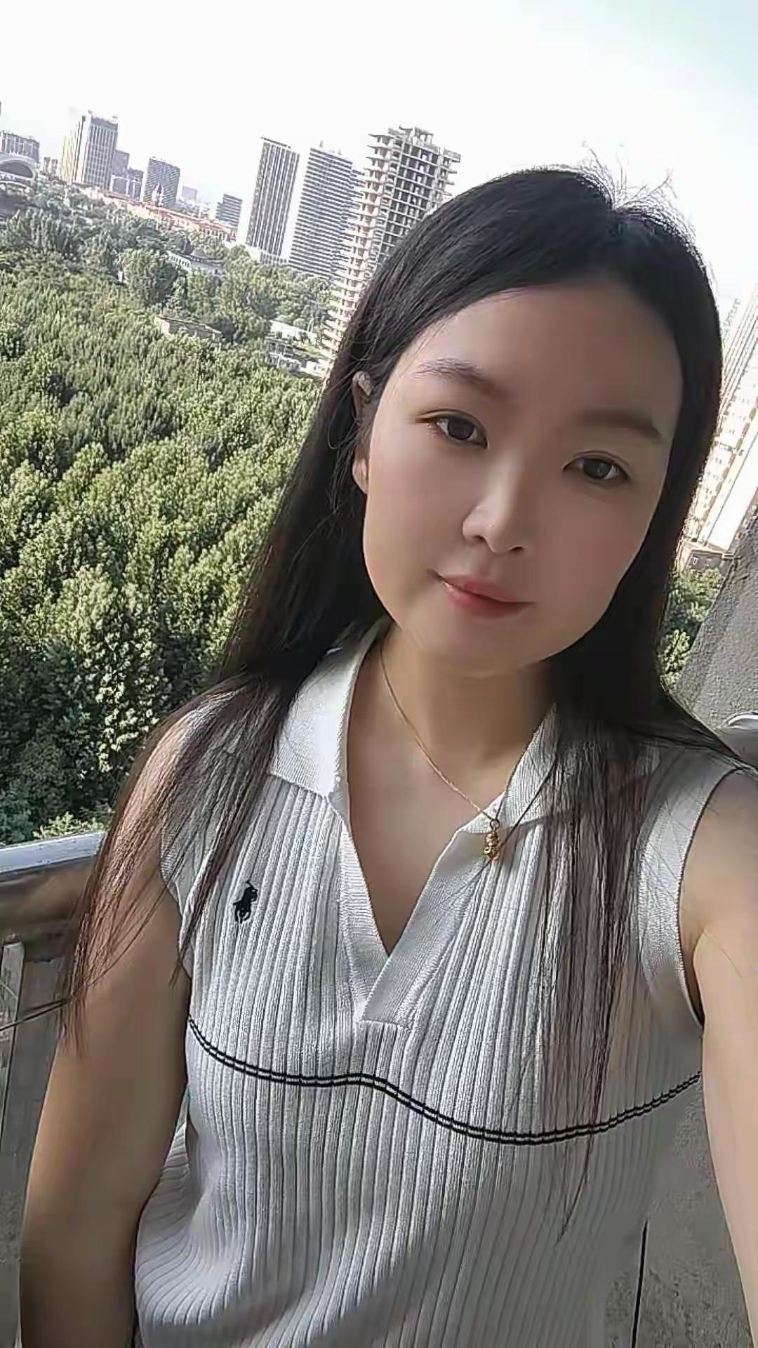 只要你不抽烟，不喝酒，不家暴，咱就去民政局。