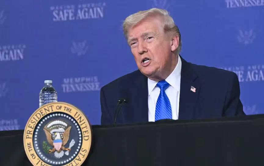 3月25日， 美国白宫新闻秘书莱维特在记者会上称，希望伊朗正视现实，如若不然，特