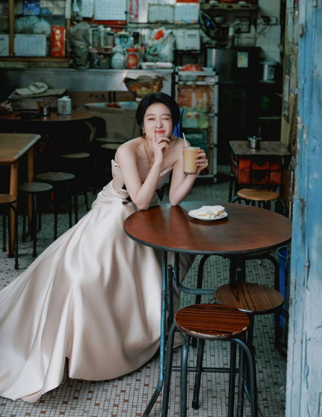 张雪迎拍这么多拍立得都给我，就这么闪耀澳门 美美嘟～ 