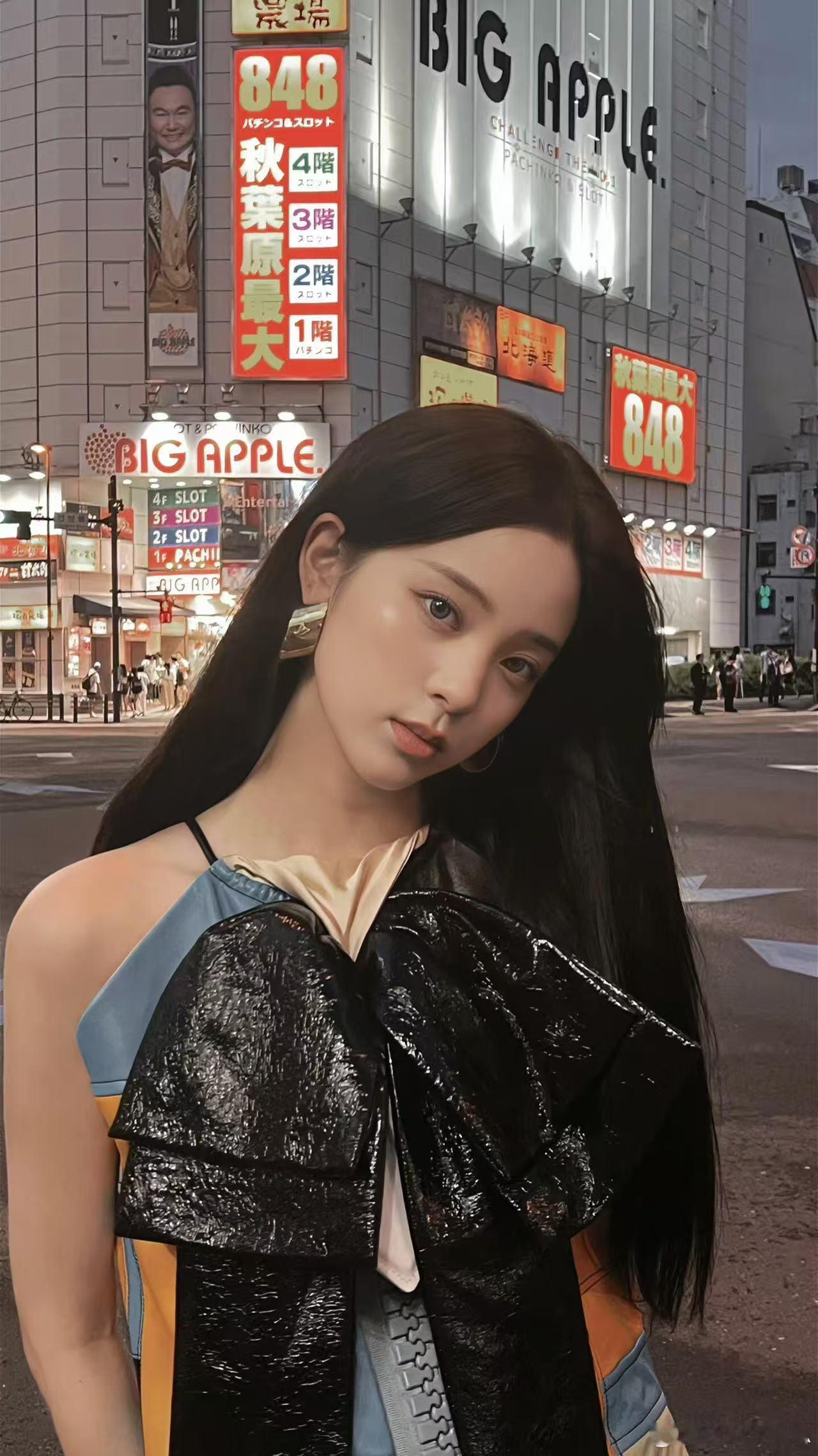 欧阳娜娜演唱会连线粉丝谁能料到演唱会上还有远程连麦福利，没能到场的粉丝也拥有专属