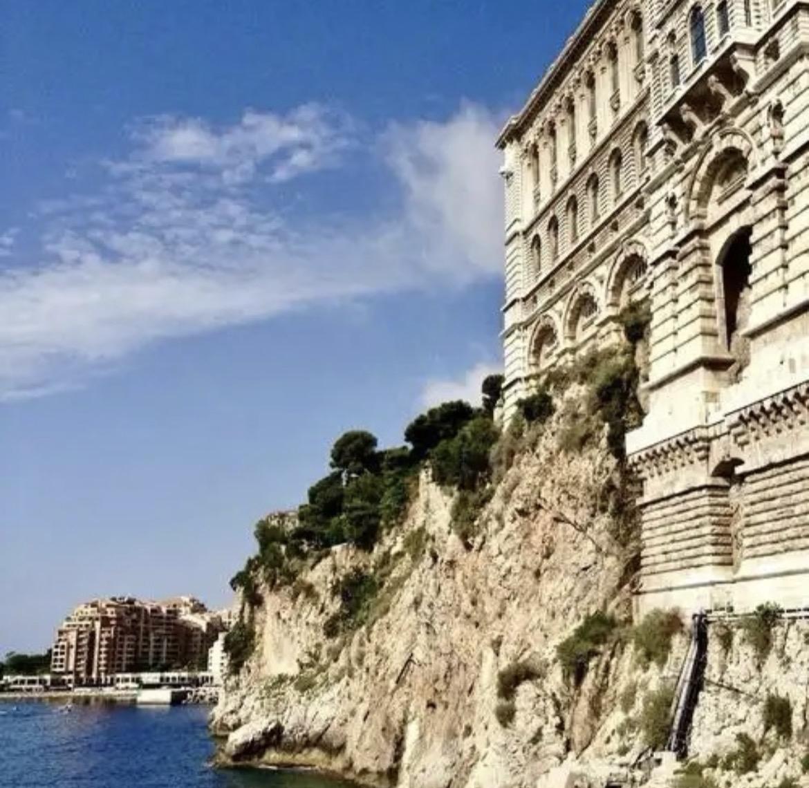 两平方公里的奢华孤岛——摩纳哥见闻
摩纳哥，这个全世界第二小的国家，面积只有两平