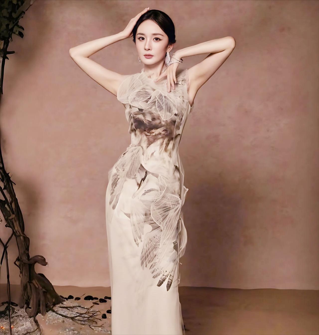杨幂演戏审美疲劳实锤？14年霸屏背后藏着流量时代的残酷真相！

最近网友热议杨幂
