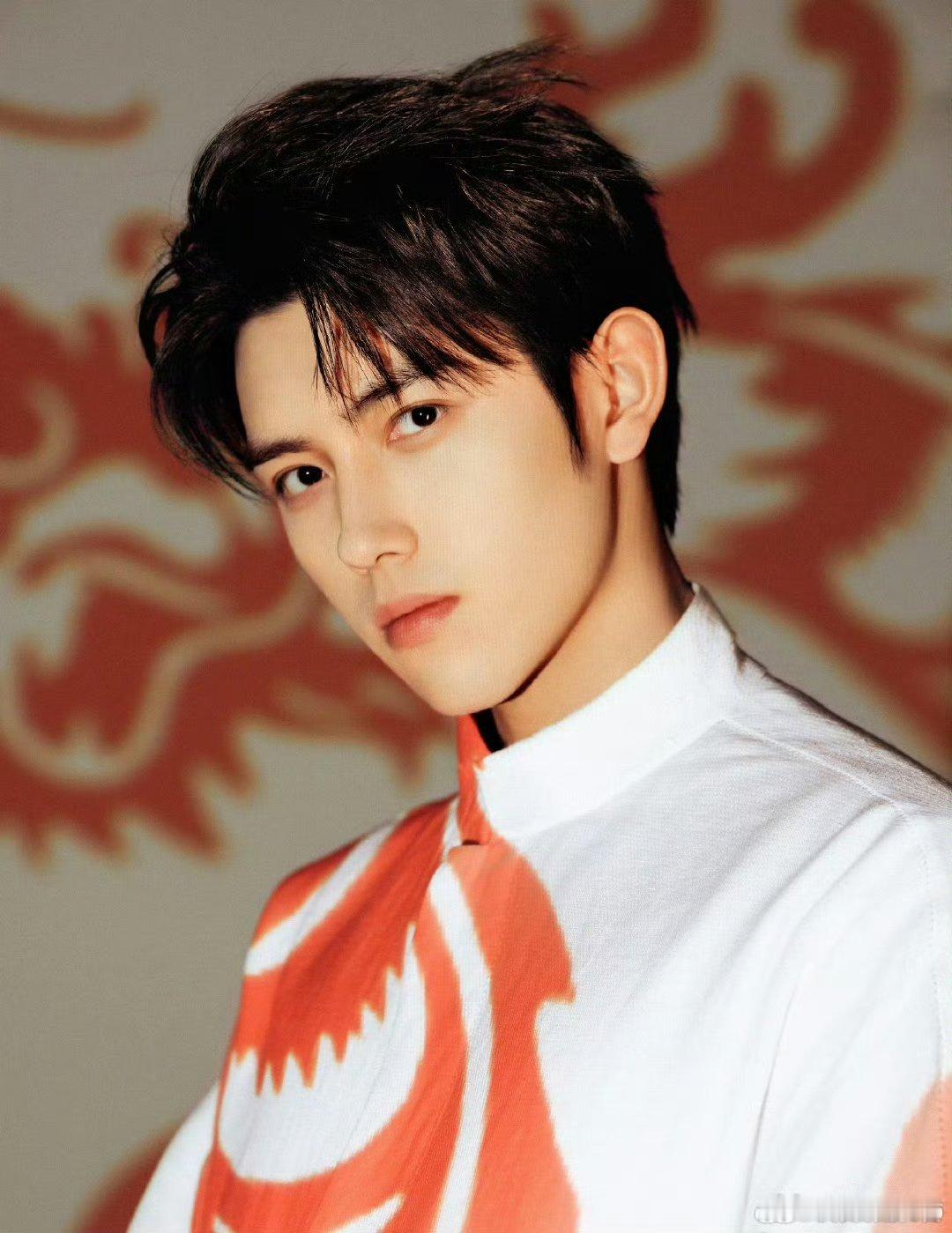 #网传迪丽热巴陈飞宇主演白日提灯# 期待一下吧#网传迪丽热巴陈飞宇合作# ​​​