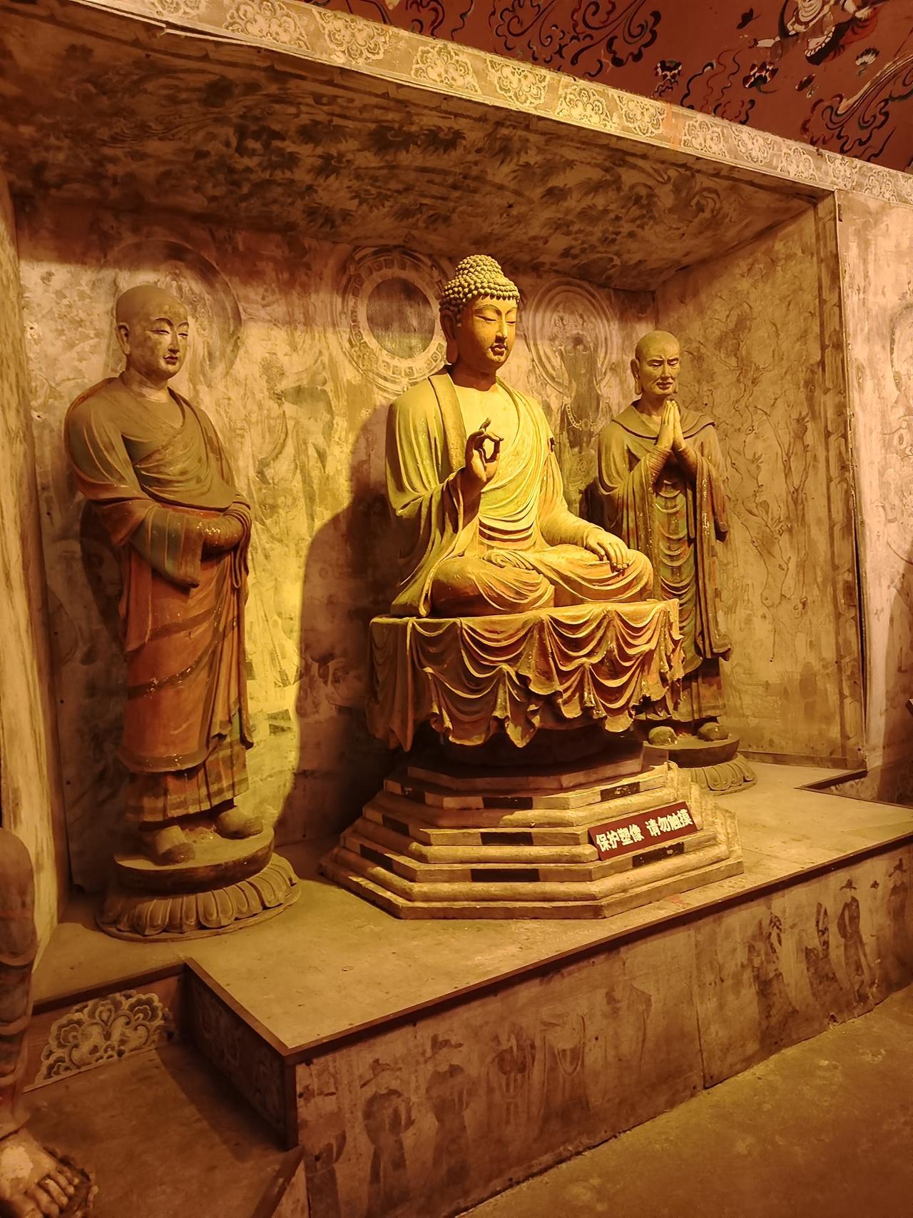 今天我心情不好，有件事很难排解，正在我苦闷烦恼的时候，随手翻开了一本小书看，却让