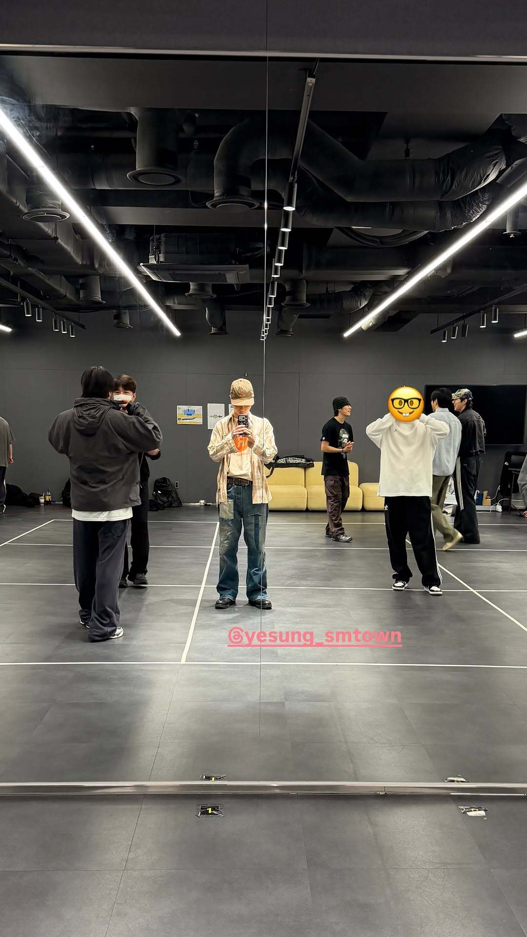 “CB百蓝_。260323金钟云 ins story更新： 