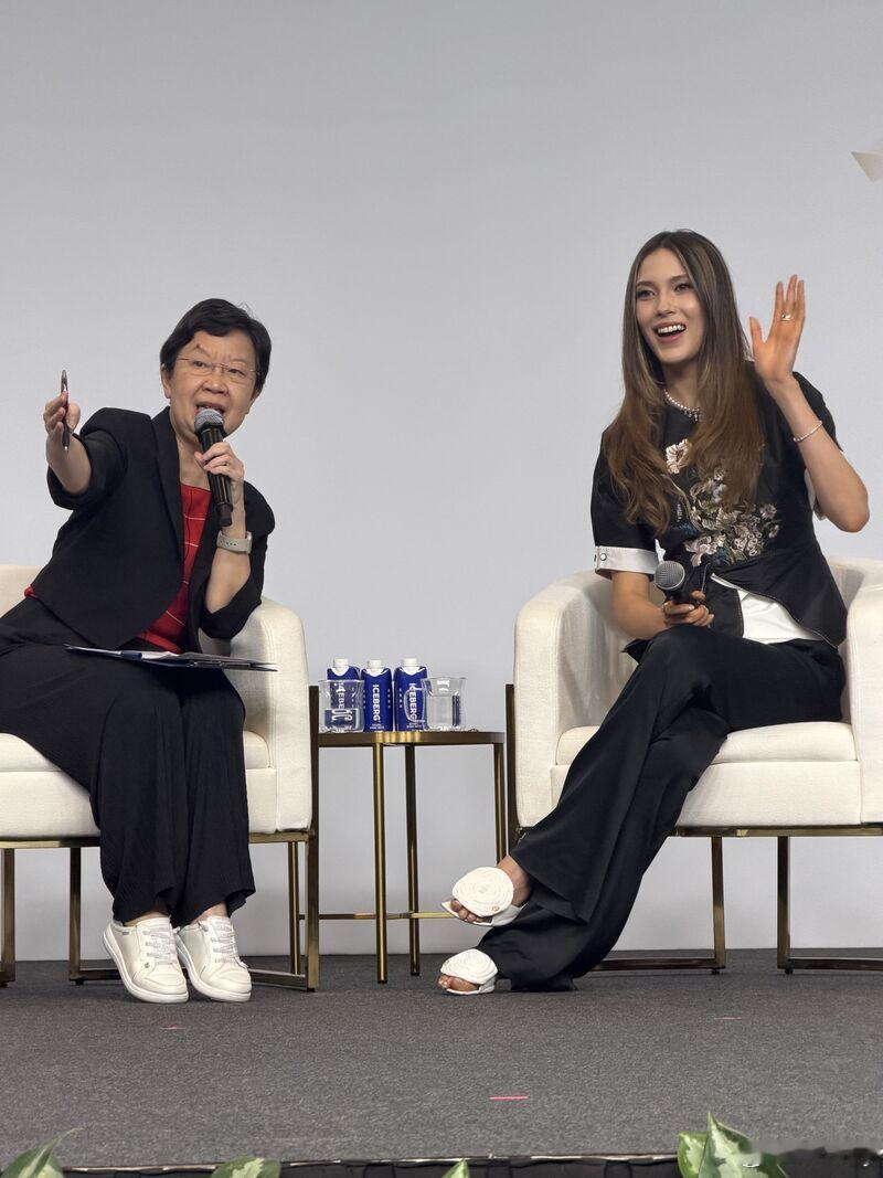 谷的luck 谷爱凌新加坡管理大学对谈活动，有观众记下了这段：She quote