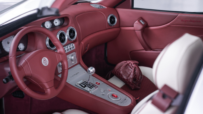 Touring Superleggera Veloce12 Aperta   基