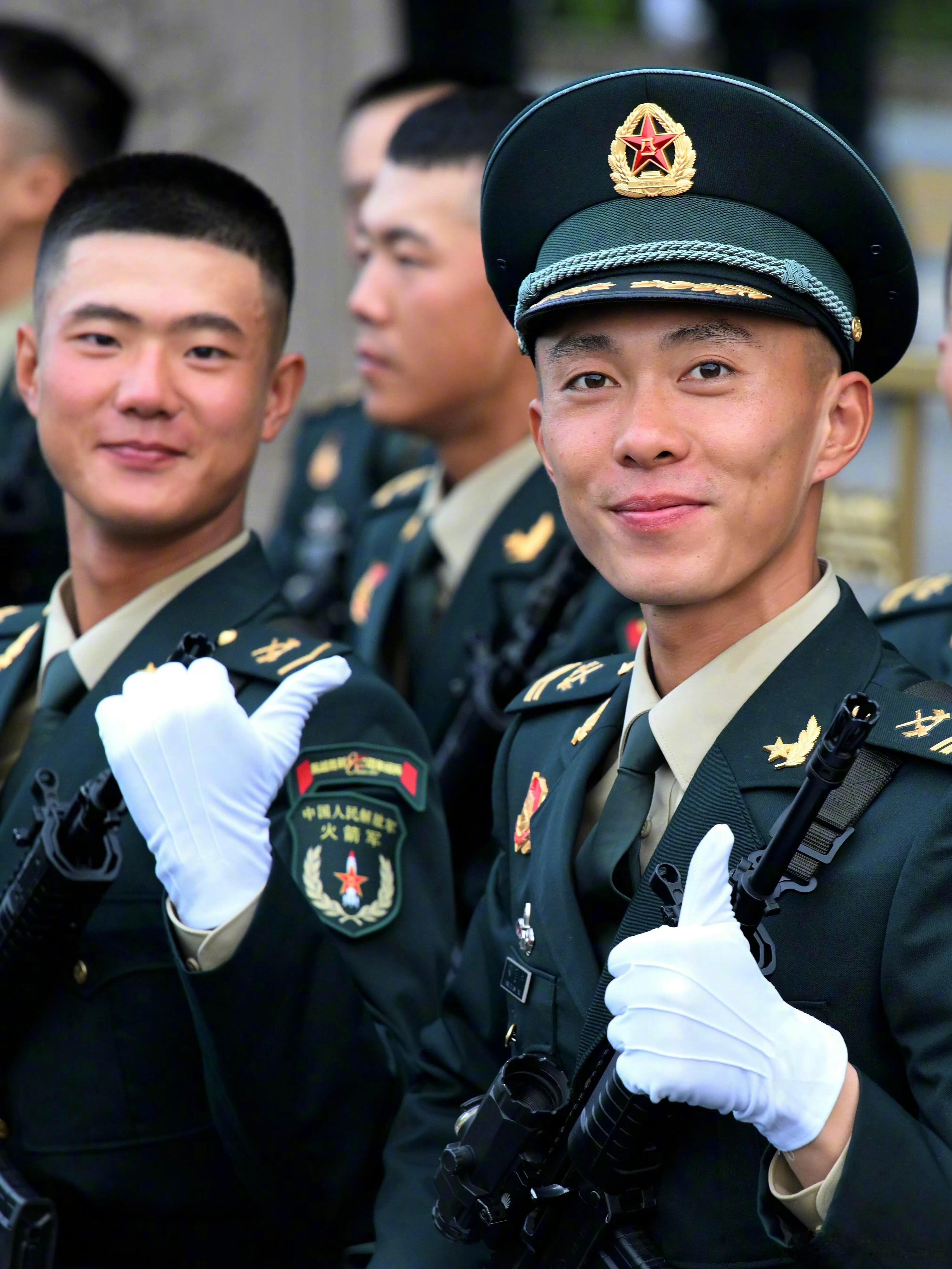 阅兵完整视频新华社出图 好喜欢这些有生命力我瞬间！！[赞]新华社真有你的 ​​​