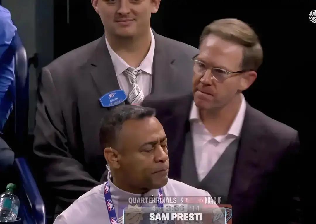 雷霆赢了53分，镜头又对着普雷斯蒂拍个不停。
 
太阳那边有不干净的动作，把雷霆