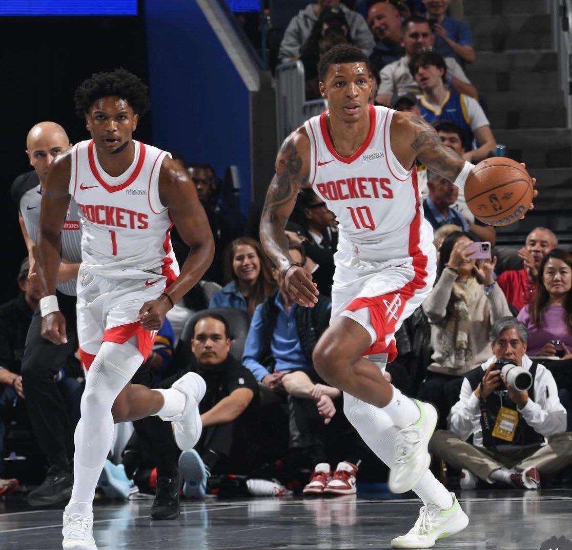 阿门与小贾今天对太阳：17 分 | 17 分7 篮板 | 7 篮板6 助攻 | 