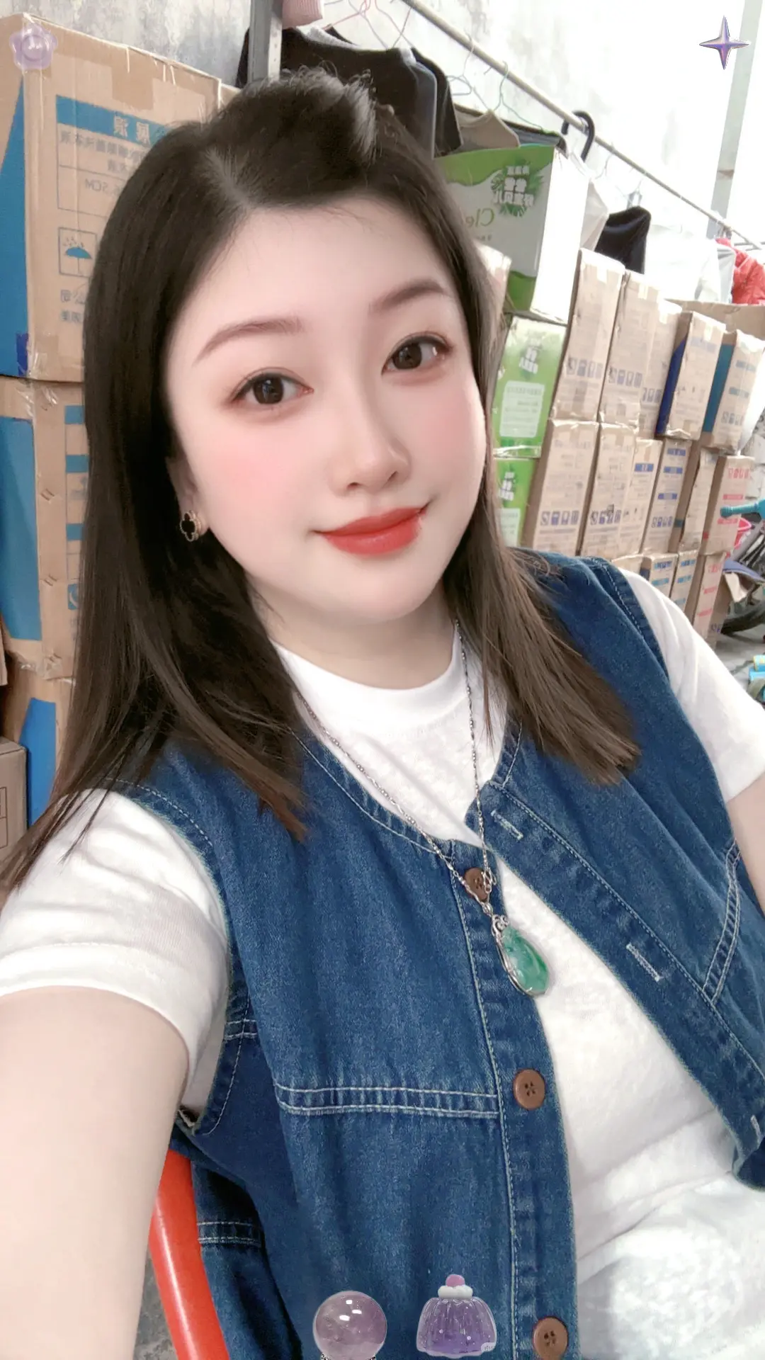 人各有千万面 ，能同频的人很少 ，能够留在彼此身边的 是种福气