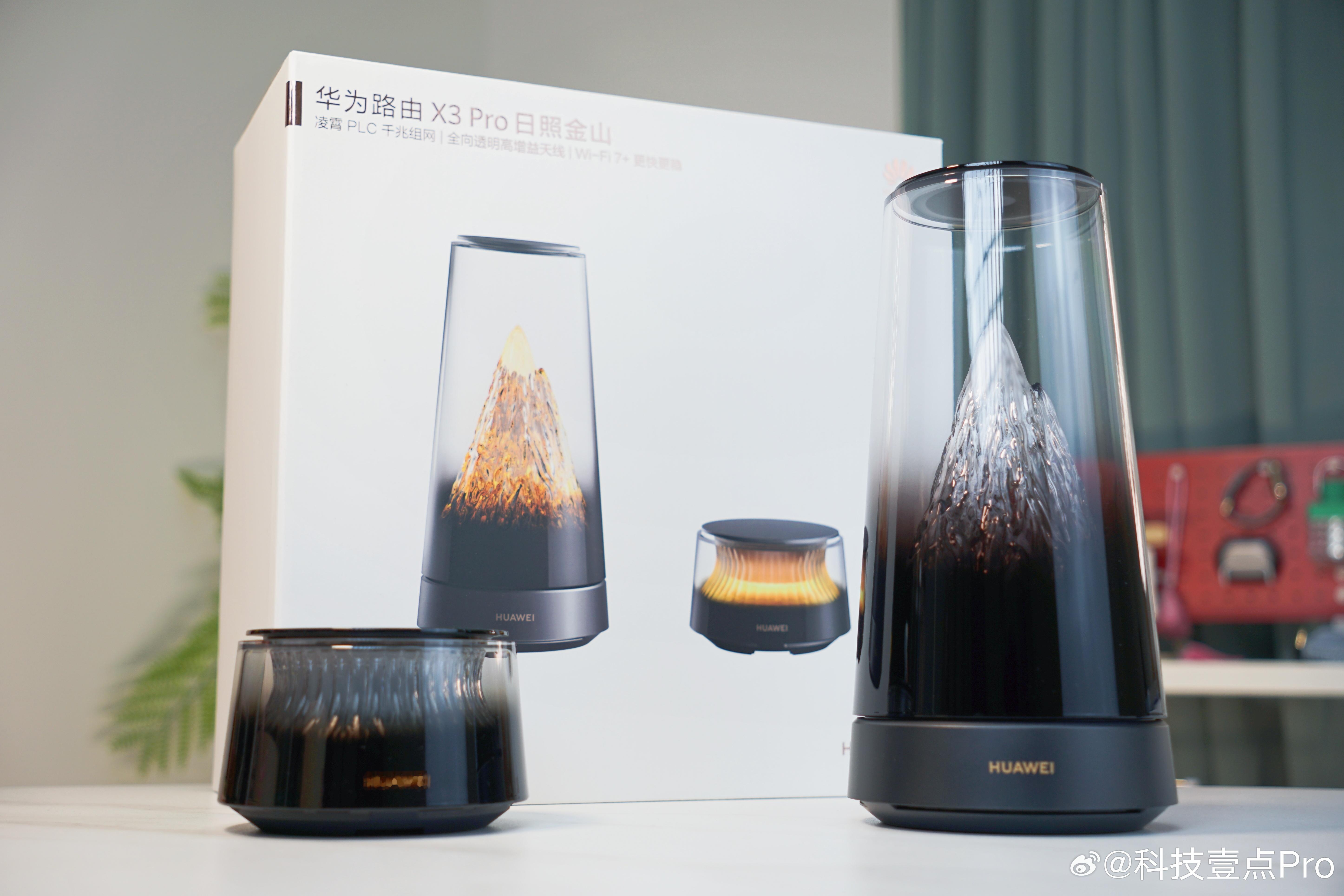 给华为路由X3 Pro 日照金山拍了组照片，在官宣之前谁能想到这是一款路由器呀，