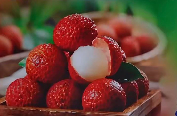 爱吃荔枝的人今年天塌了去年在广西吃了可多荔枝，又好吃又便宜，价格是我们这边的一半