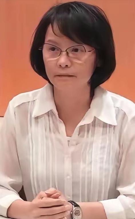 台湾女老师一句话，让14亿人破防！她说："大陆要统一，不是要征服，只是想把被抢走