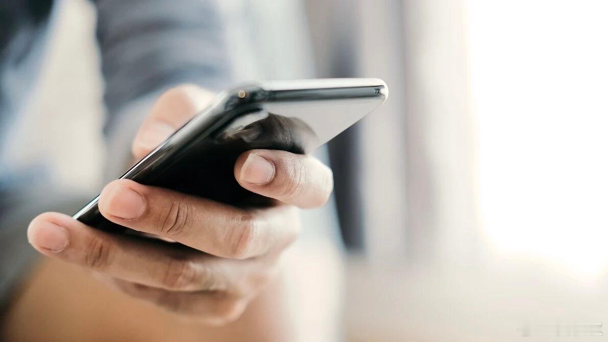 这4种电话别接别听日常生活中，我们时常会接到各种陌生来电，其中一些号码背后，可能