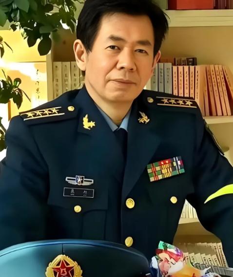 国防大学教授戴旭大校在谈到要不要先开第一枪时表示：中国不能再沉迷于和平幻想，外部