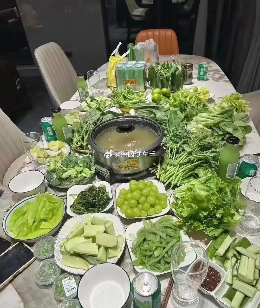 请炒股的朋友吃饭，这么摆一桌咋样？？？多健康啊！！！海阔试车超话