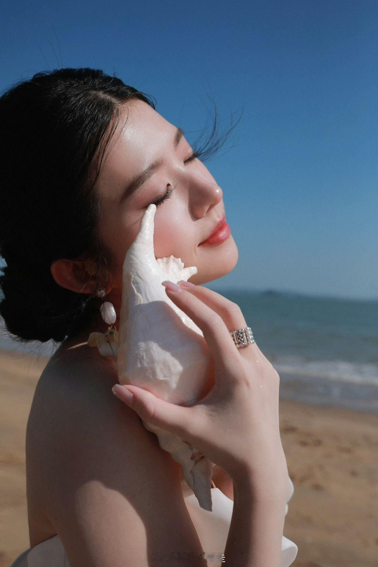 何蓝逗获最佳女主后第一部主演电影何蓝逗新电影定档七夕 刚拿完影后转头就扎进时间错