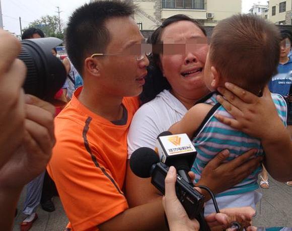 “人贩子就应该千刀万剐！”河南，男子5岁被拐，36年来从未放弃寻亲，曾一夜之间愁