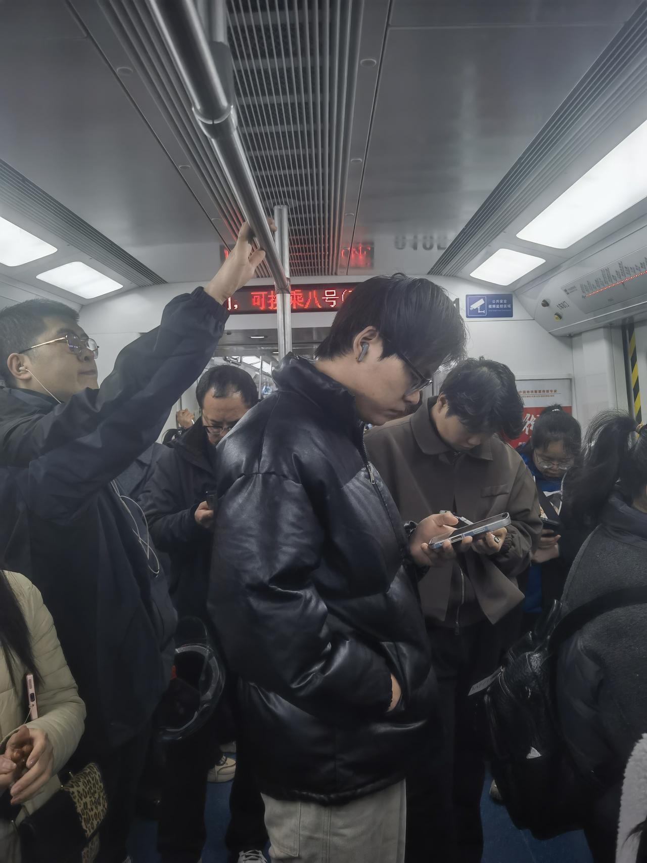 西安地铁客流强度持续处于高位，春节期间更是居全国前列，第四期建设规划亟待审批
 