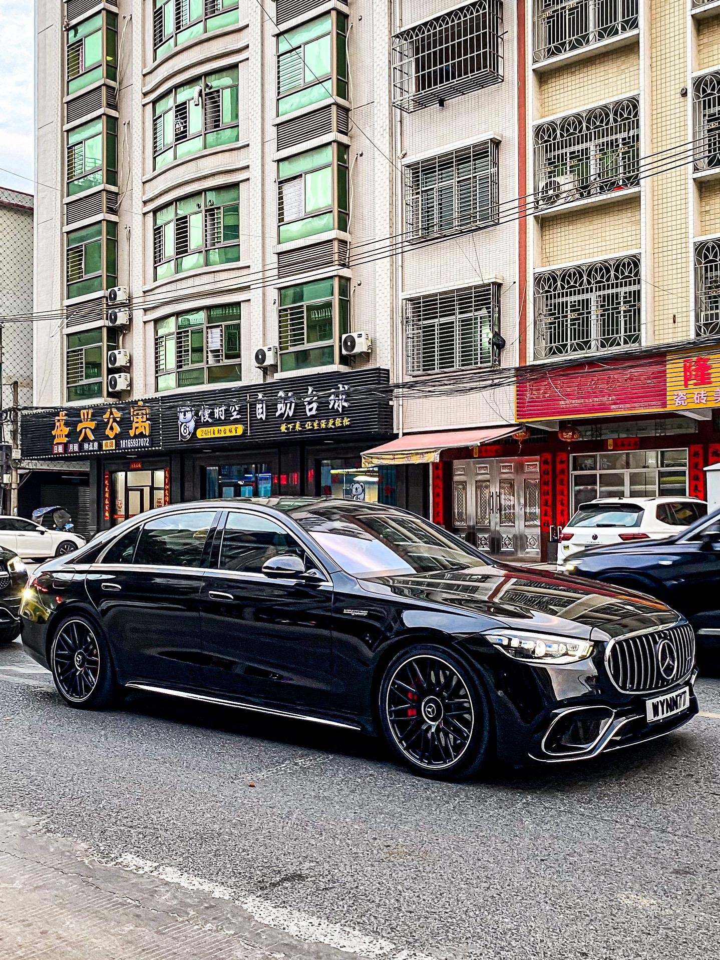 汕头首台上路最新款AMG s63L Performance 低调又霸气...