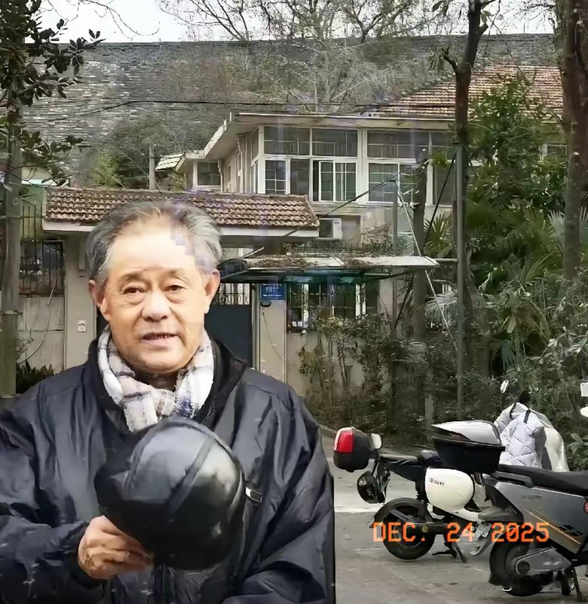 徐湖平的后台有多硬？
扒出他爹的履历，
才懂啥叫“一手好牌打得稀烂”！

老爷子