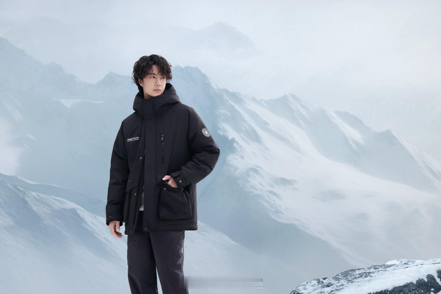 天冷了王一博有鸭鸭不怕冷 冬日潮流灵感去哪找？王一博直接给你答案！多款羽绒服轻松