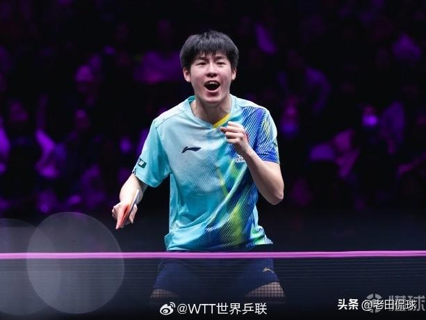 国乒小将温瑞博没能一黑到底…昨晚，WTT重庆冠军赛男单决赛，温瑞博1-4不敌F-