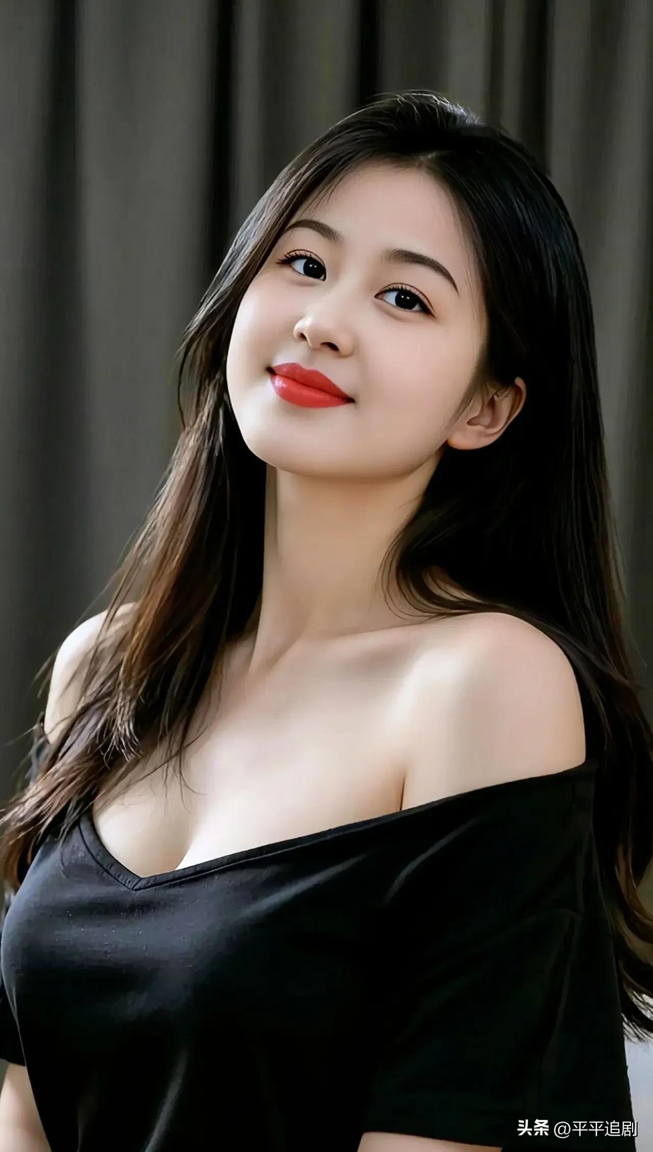 抬眼是温柔，低眉是风情，在松弛的时光里，做不被定义的自己。
女生的高级气质 精致