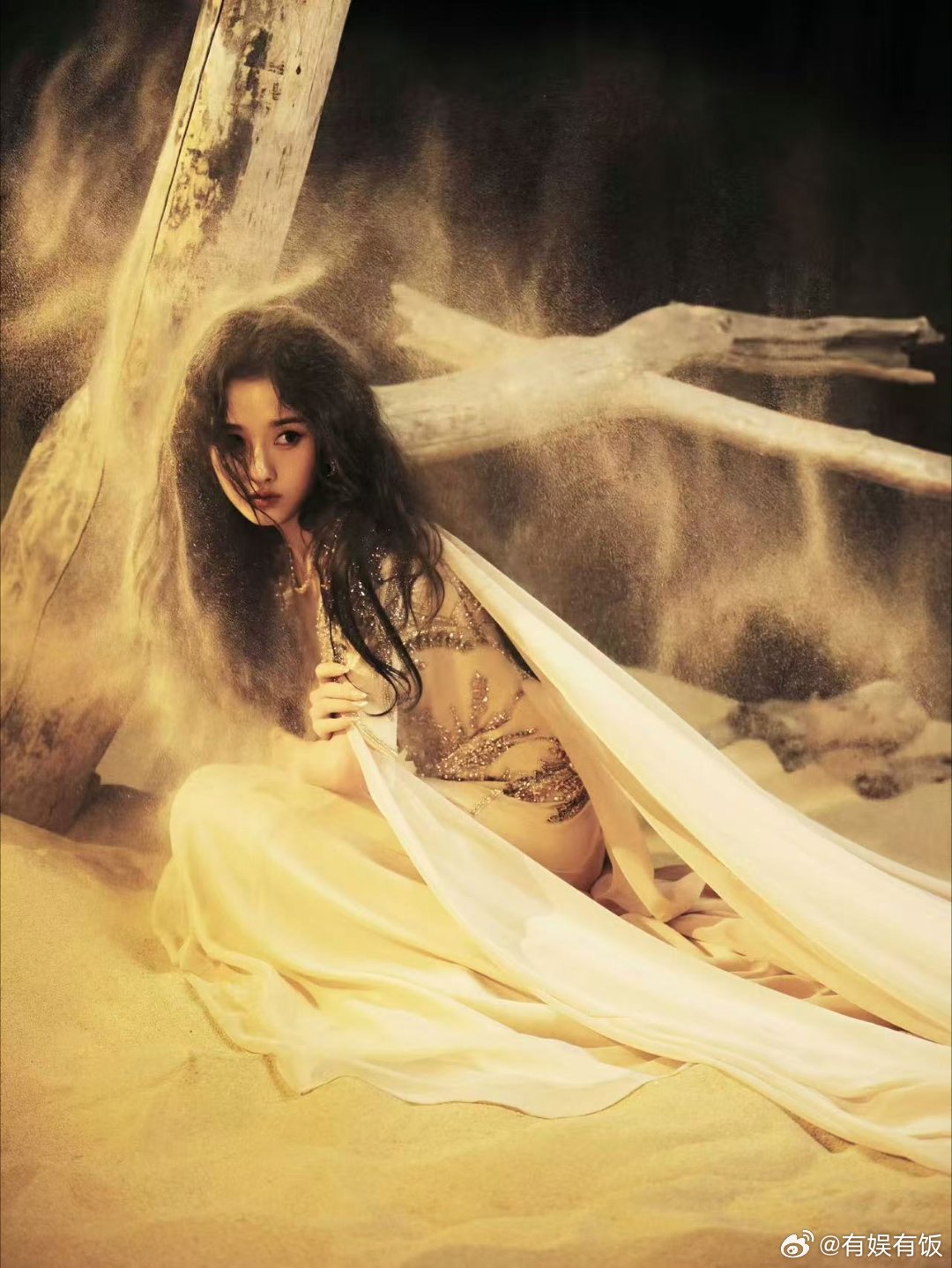 宋祖儿沙漠大片宋祖儿沙漠神女造型宋祖儿沙漠神女造型，好美，