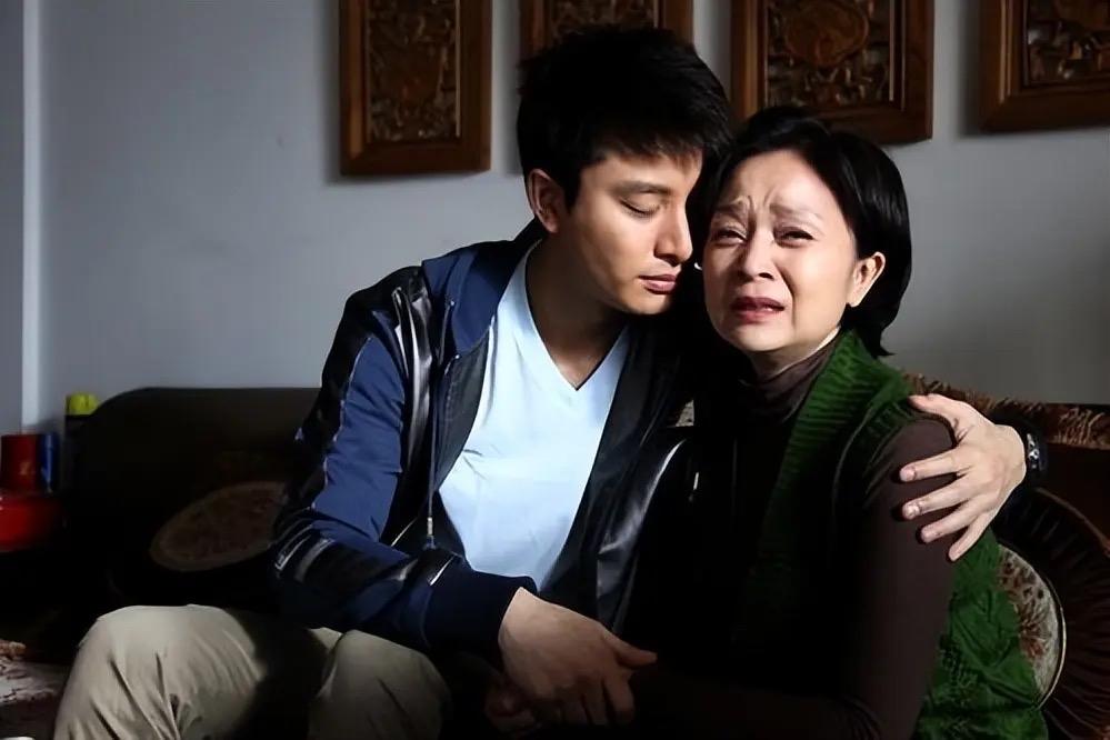 “婆婆暗藏百万债务，家庭重建中揭露的惊天秘密让全家崩溃”

我叫李大妈，今年六十