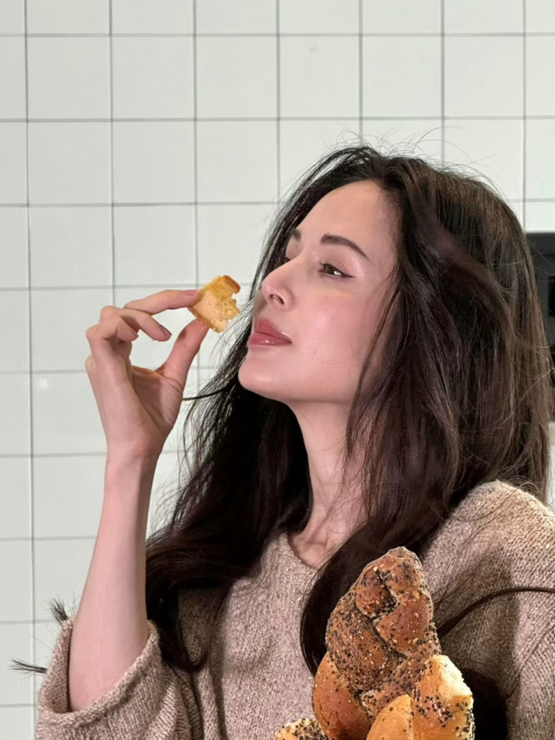 李若彤60岁正是闯的年纪李若彤演60岁飙车外婆🛞六十岁不停突破戏路，李若彤在新