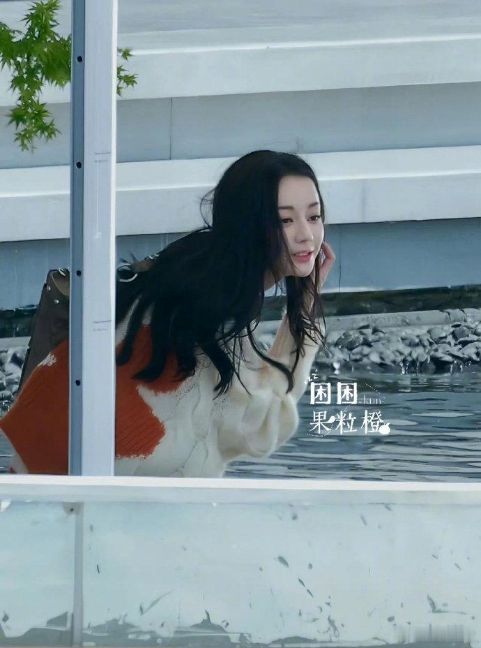 陈星旭公主抱迪丽热巴路透啊啊啊~好明媚好美的聂九罗🥰陈星旭要不让我演两集吧~ 