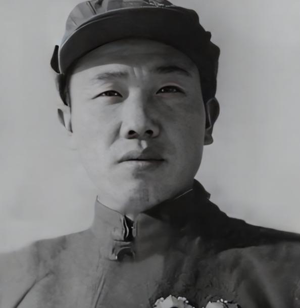 1950年11月29日，一个志愿军排长无视上级命令，弃守高地，放走美军50多辆坦