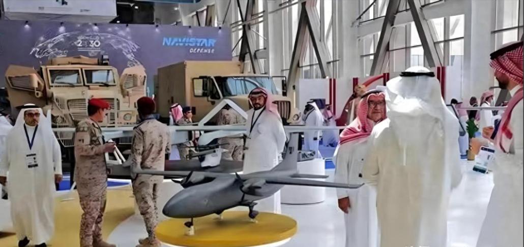 中东那边传来一个说法，说就算把中国的顶尖武器库搬空，也换不来安全感。他们不是说武