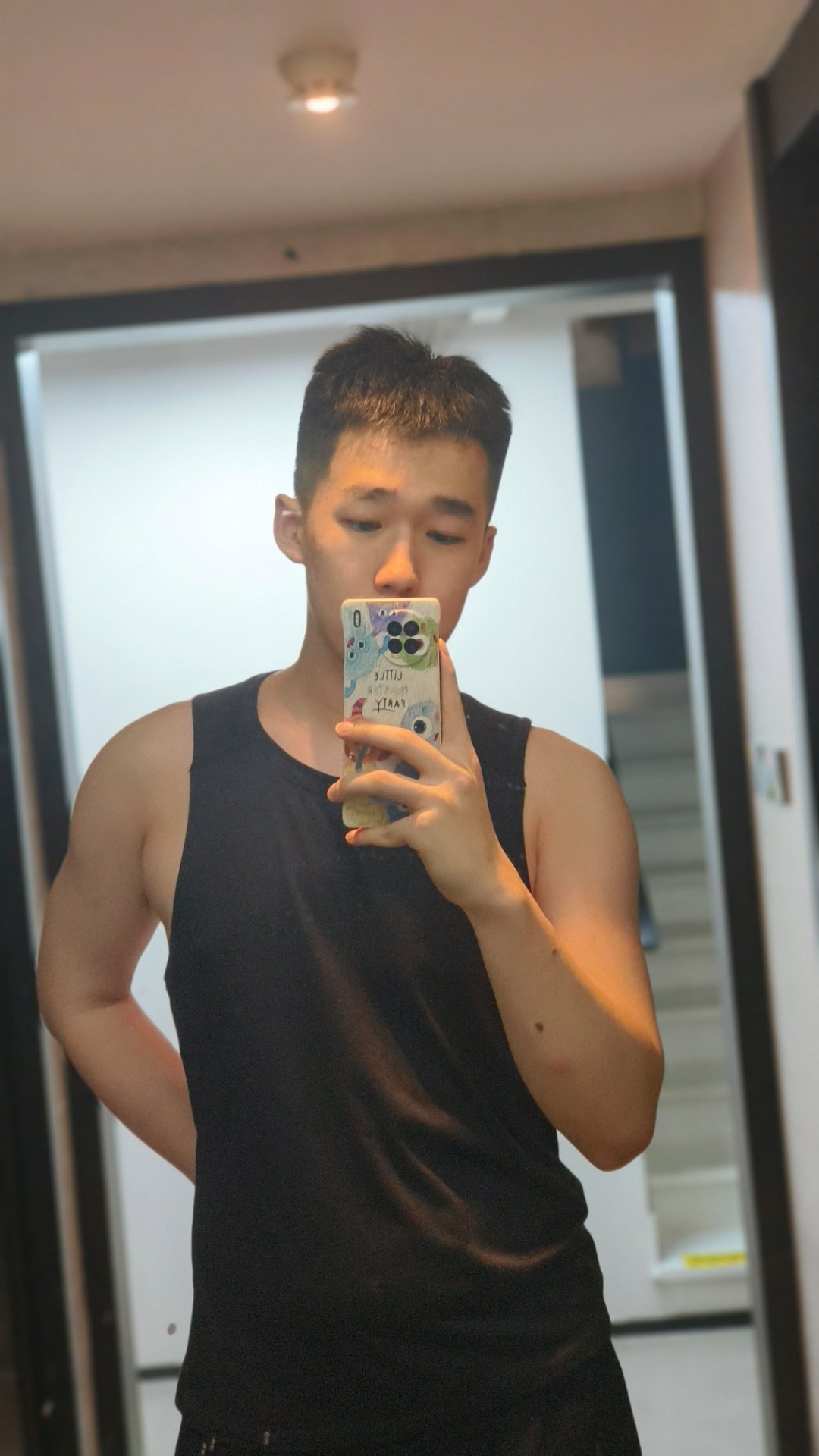 两天前的我，两天之后我今天后背有点疼 