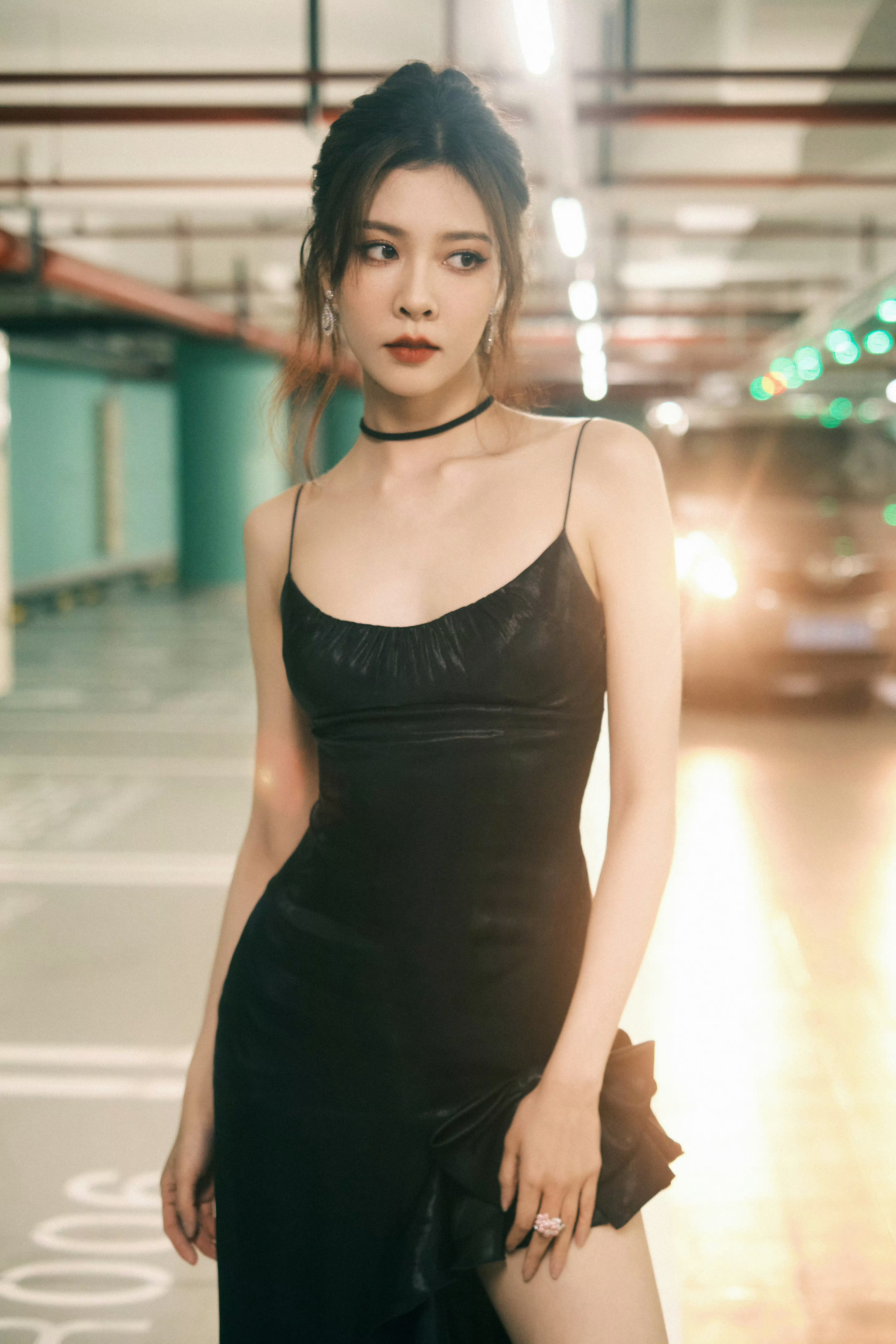 宋妍霏✖️地下停车场美拍·这氛围感好绝[哇] ​​​