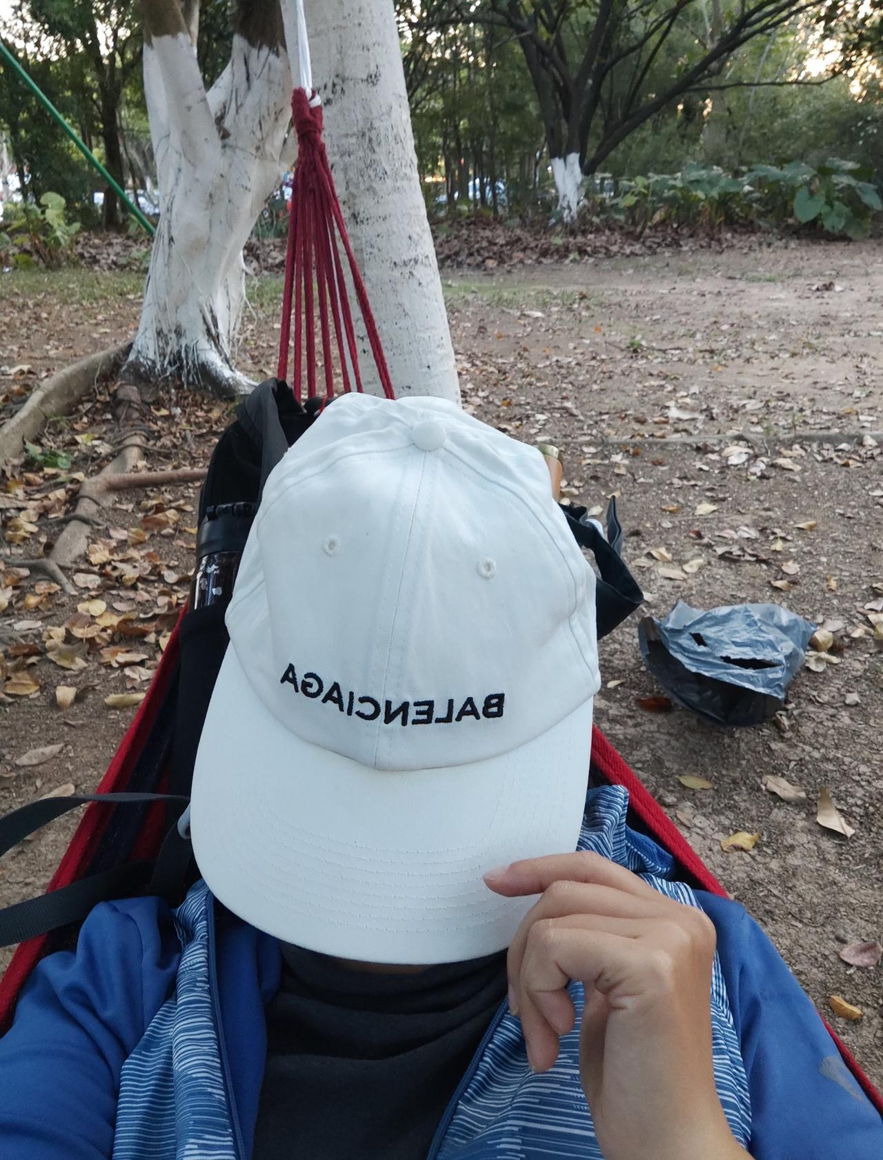 免费露营地，一个人也很舒服
📍广州 番禺大夫山森林公园
想到出去玩但是又不想花