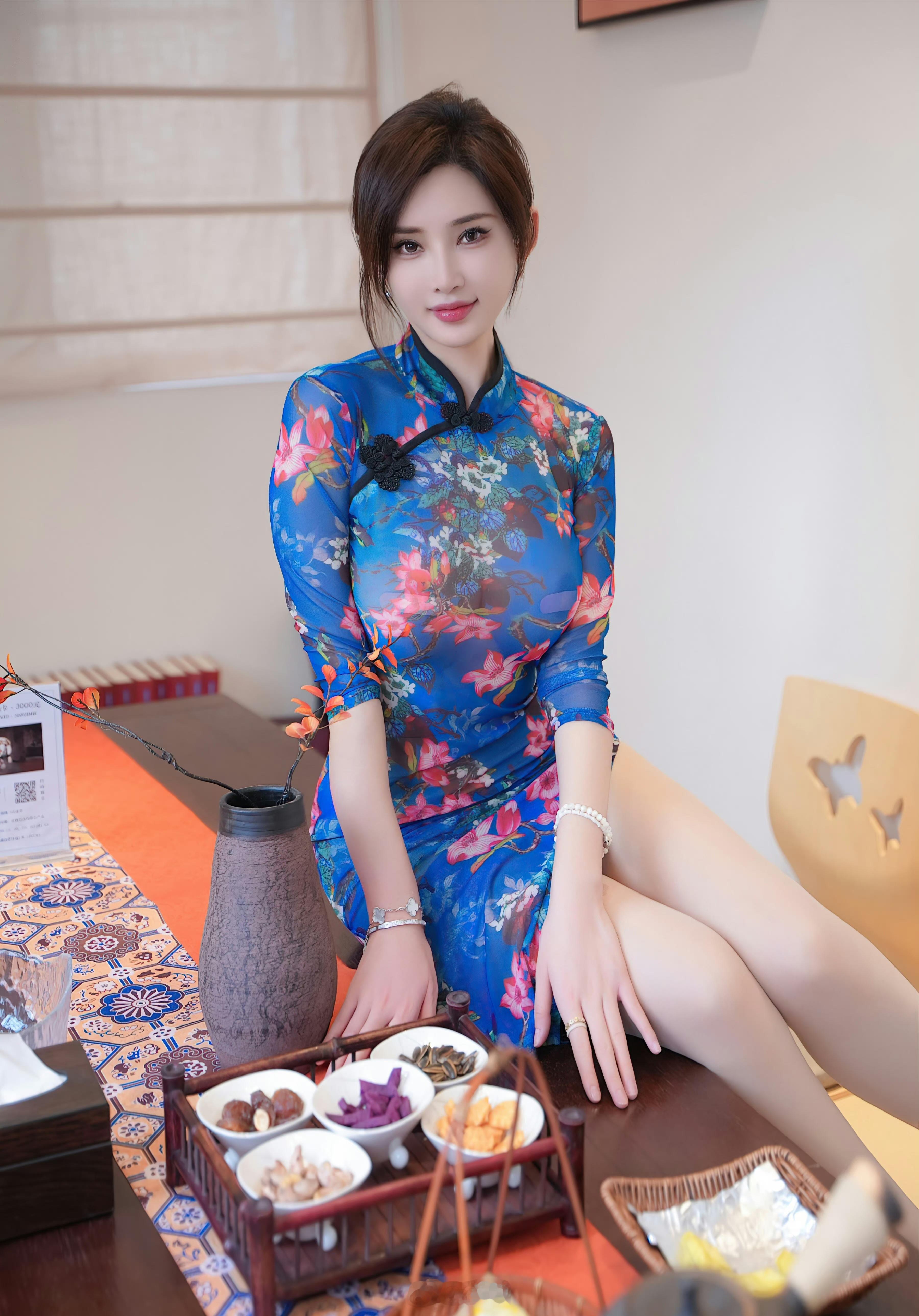 围炉煮茶的小姐姐 ​​​