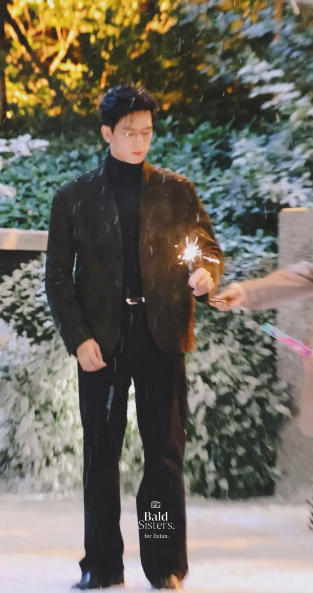 暗恋的酸涩只有孟弗渊知道……李现小说里隐忍克制的深情年上具象化了李现雪夜放烟花暗