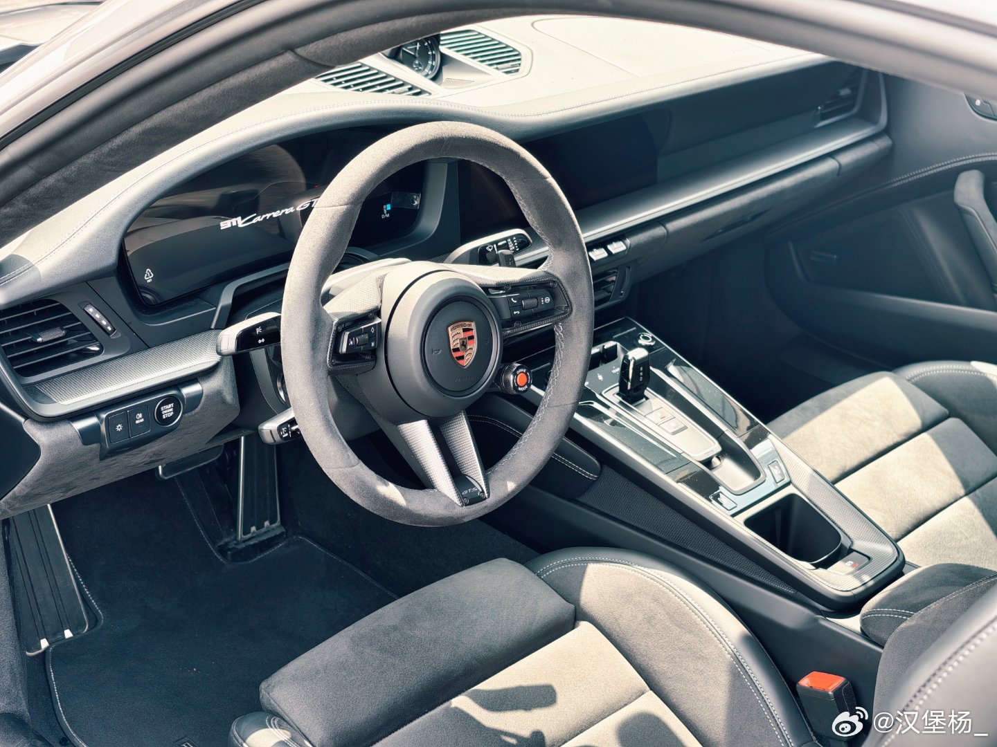 马上周末啦，来看点狠货这台车我必须得单独发一条911 Carrera GTS这台