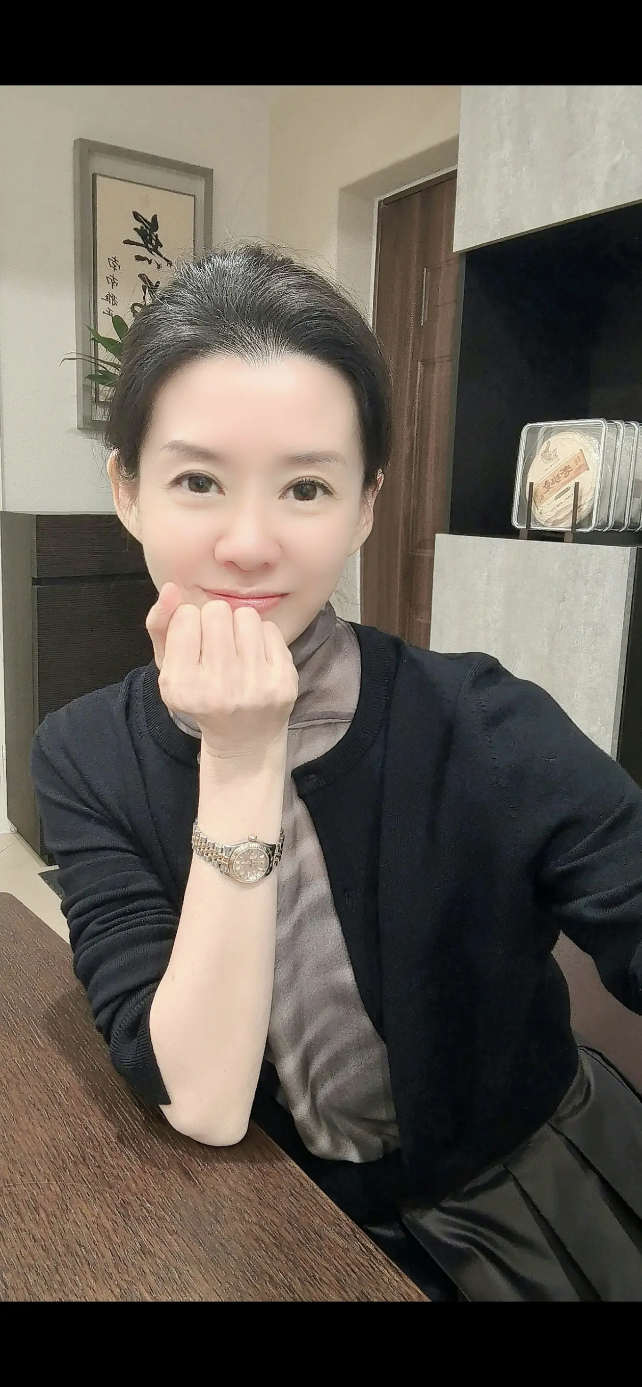 愿我爱的人，和爱我的人，除夕快乐！平安喜乐，万事如意！