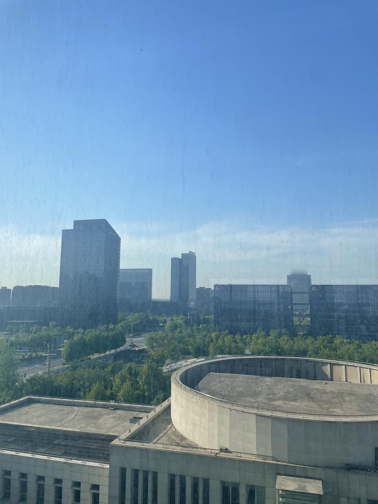 谈一下区域面积与发展的关系，北京和天津合围的河北北三县面积只有一千二百多平方公里