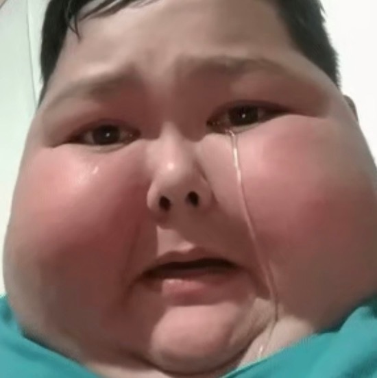 我发现柳柳真的是紫微星降世 出道前因为那个假的聊天记录被所有人围剿所有人都觉得她