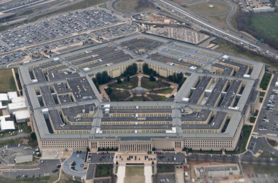 突发！美军方要砍参议员退休金 只因一段视频惹大祸
 
1月5日消息，美国五角大楼