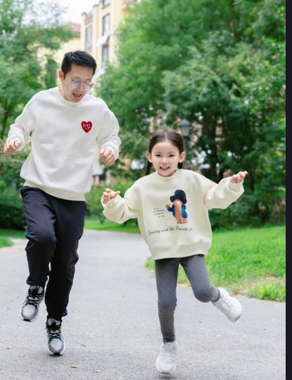 从“机不离手”到“书香为伴”——亲子关系重构的4步实践法

在当今这个数字化高速