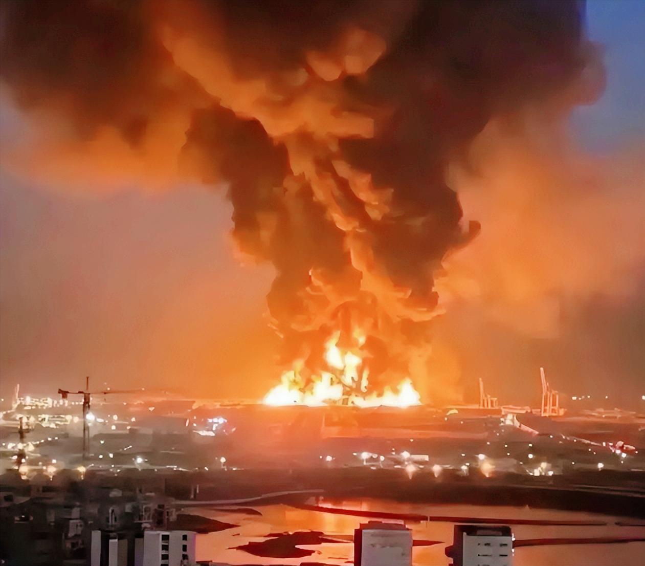 伊朗这步棋走得太明白了！伊朗军方直接放话，只要美国和以色列敢动歪心思，想靠武力推