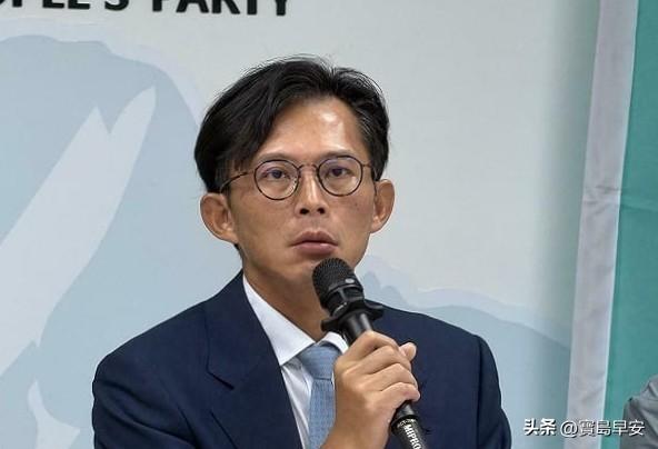 黄国昌揭梁文杰尴尬往事
今天晚上，黄国昌在受访时被问白营主委李伟华率团首访陆，黄
