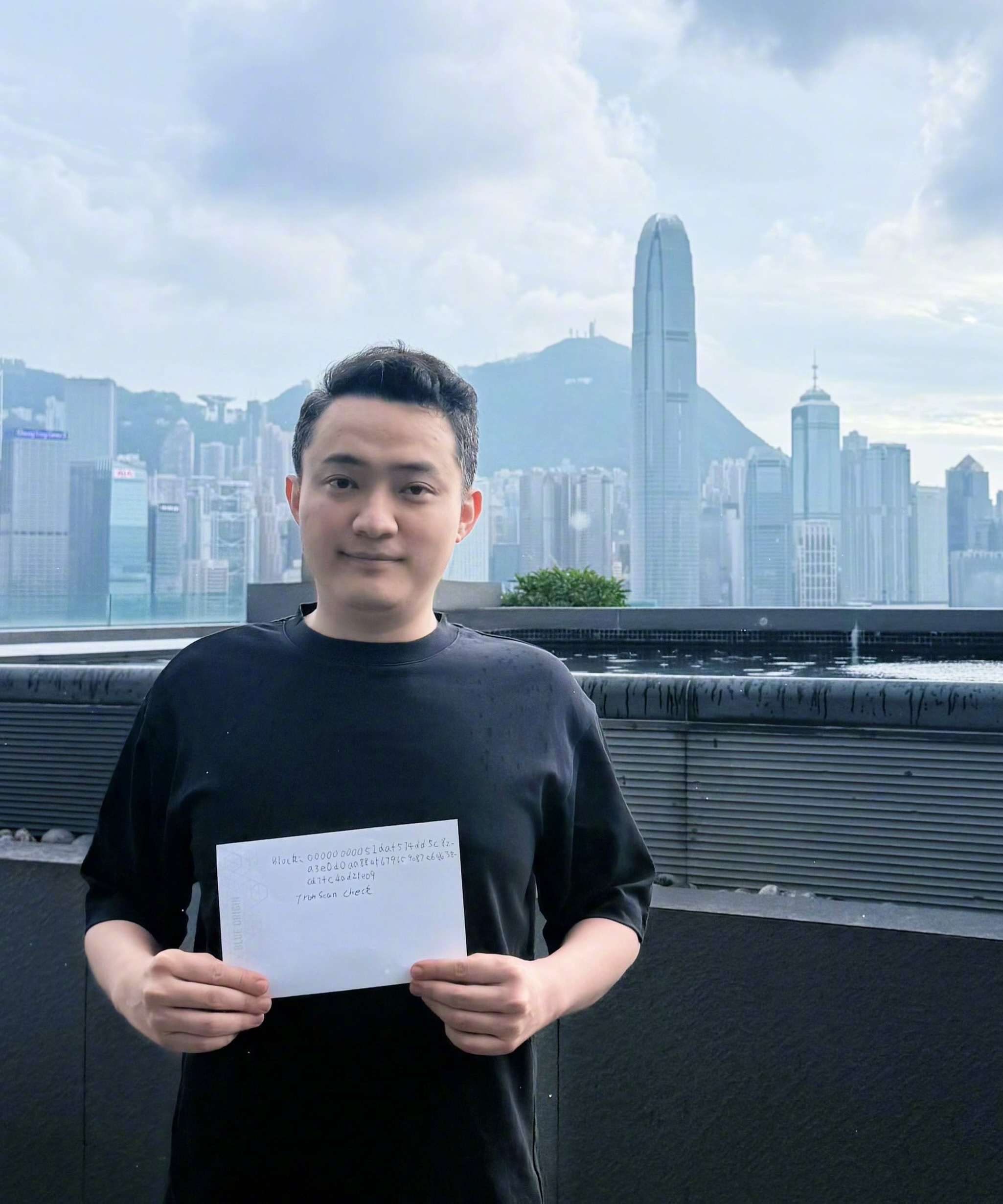 笑死人[允悲][允悲]！曝孙宇晨已紧急离开香港 ​​​