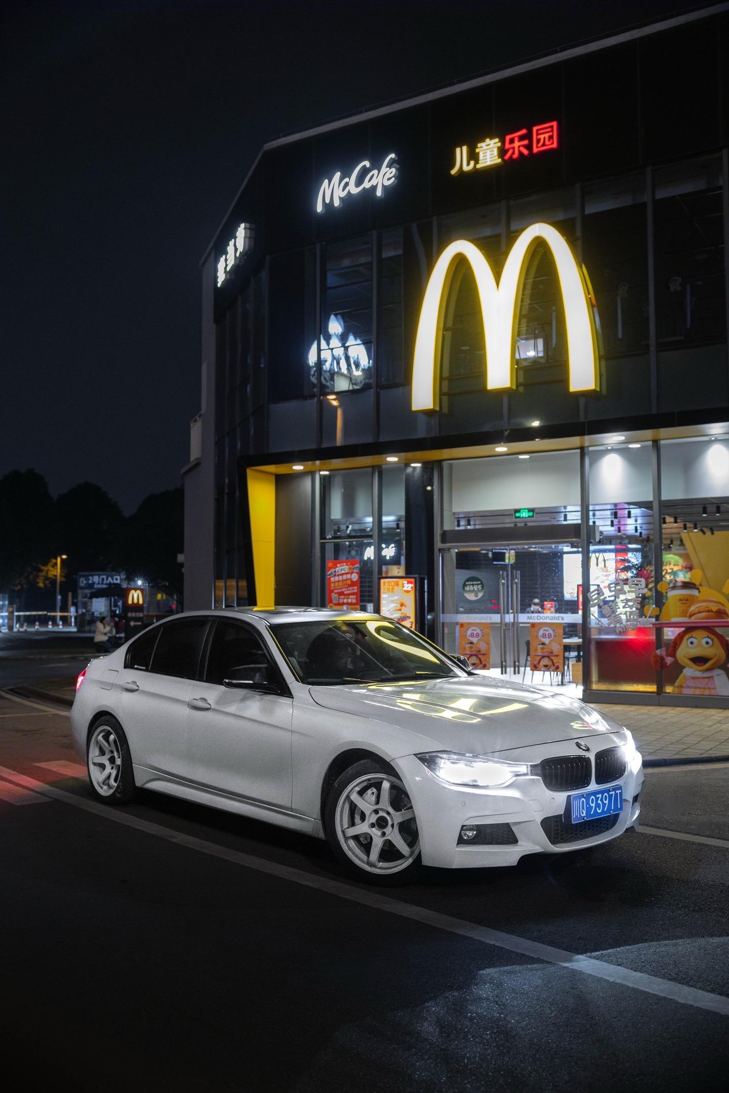 成都最孤独的McDonald's.